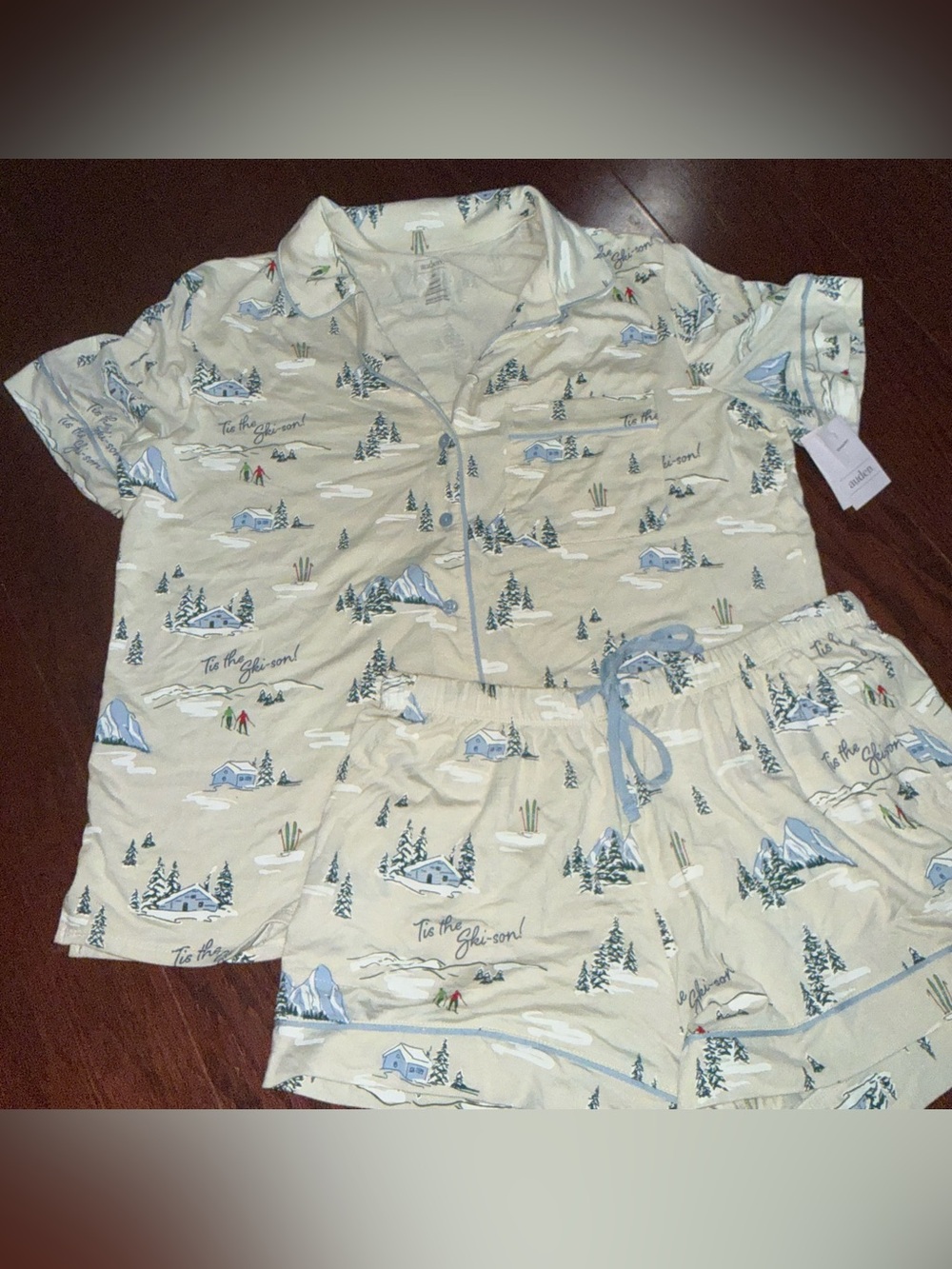 Auden Women’s Cloud Knit Beige Winter Print Pajama Set - short sleeves/shorts
